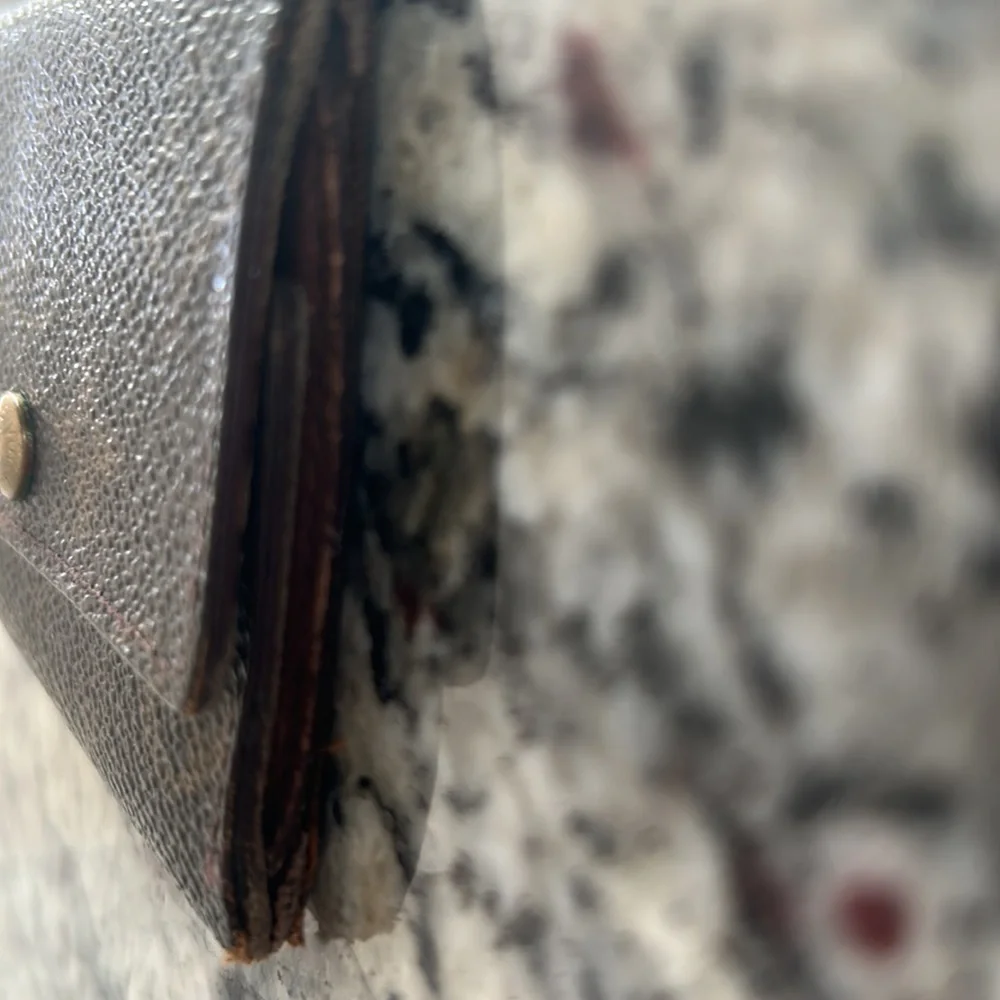 Louis Vuitton Monogram Key Case - Picture 11 of 11